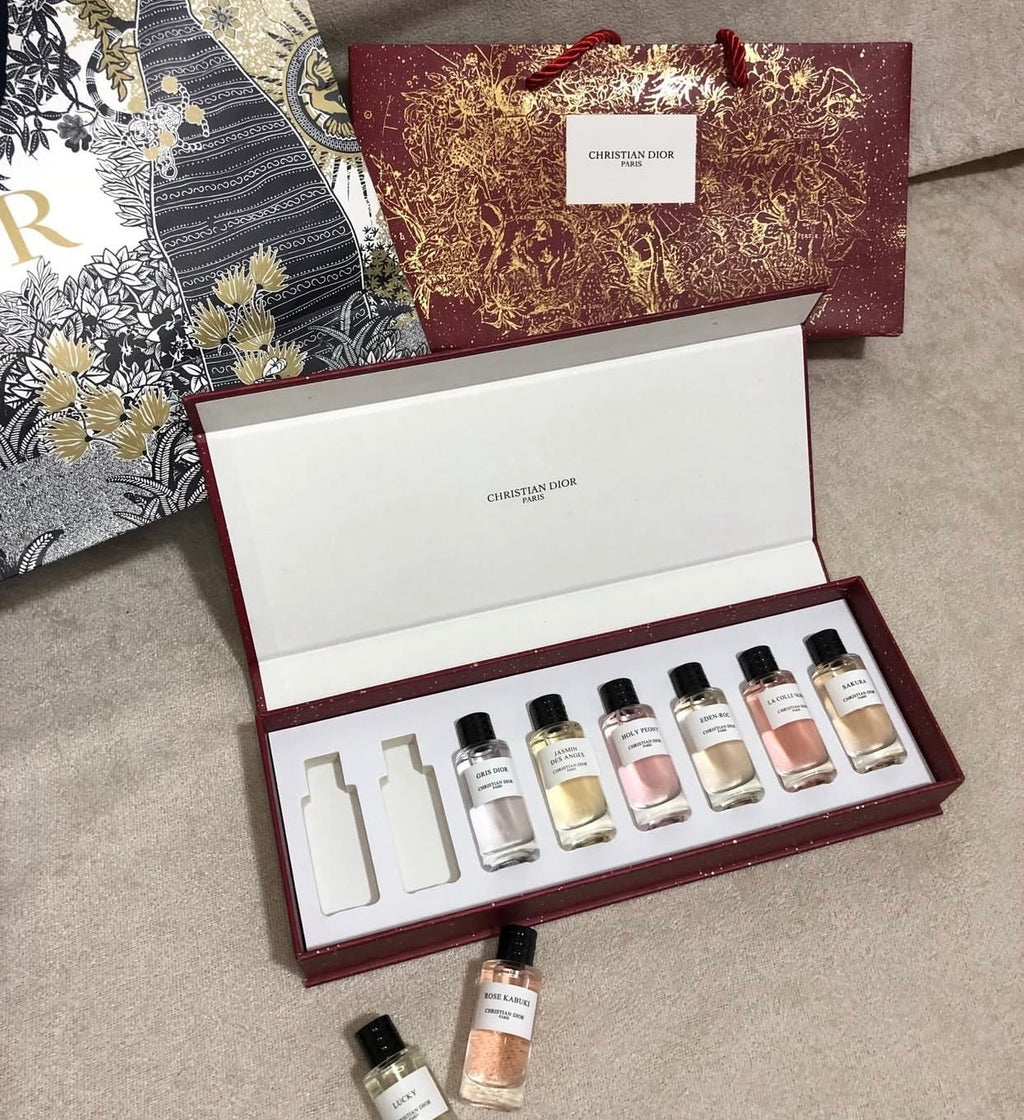 DIOR – 8 Piece Mini Perfume Discovery Set