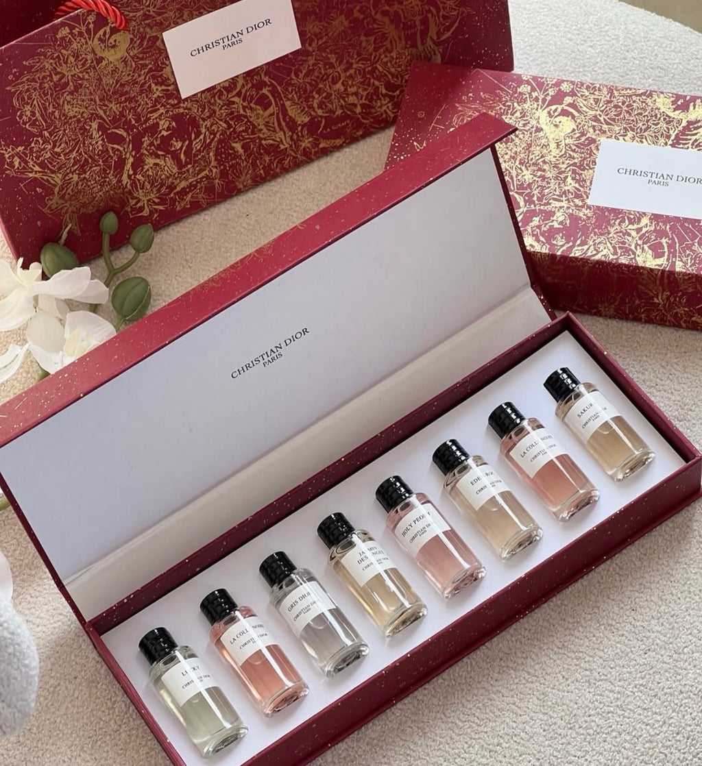 DIOR – 8 Piece Mini Perfume Discovery Set